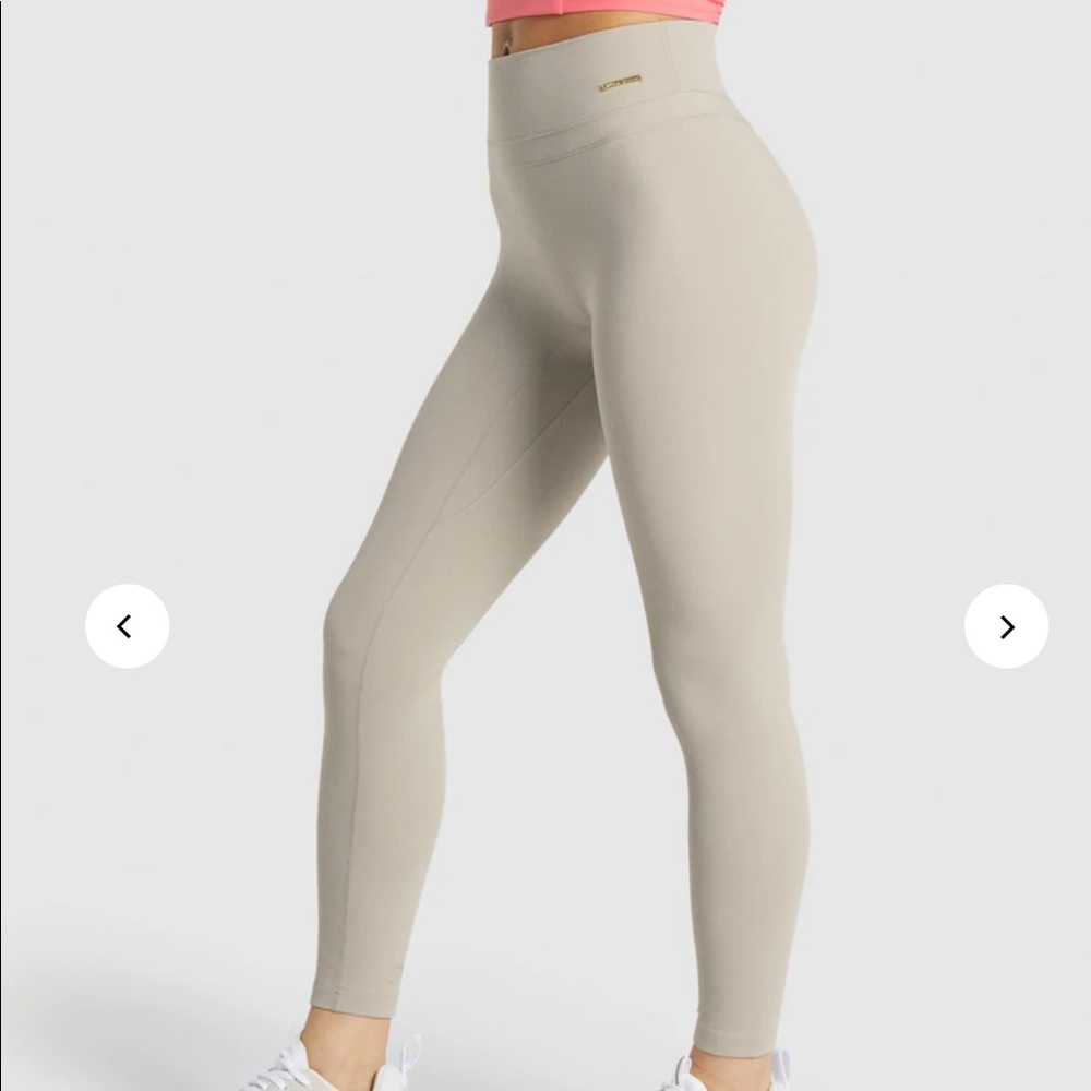 ✨ Gymshark x Whitney Leggings in Mink ✨